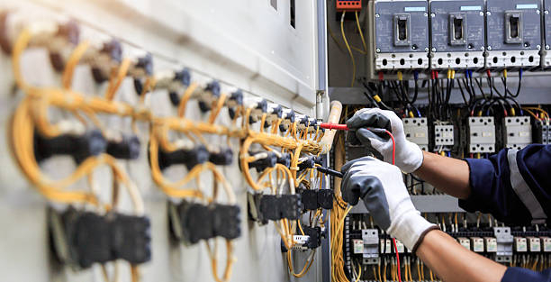 Professional Electrician technician working in Alexander City, AL